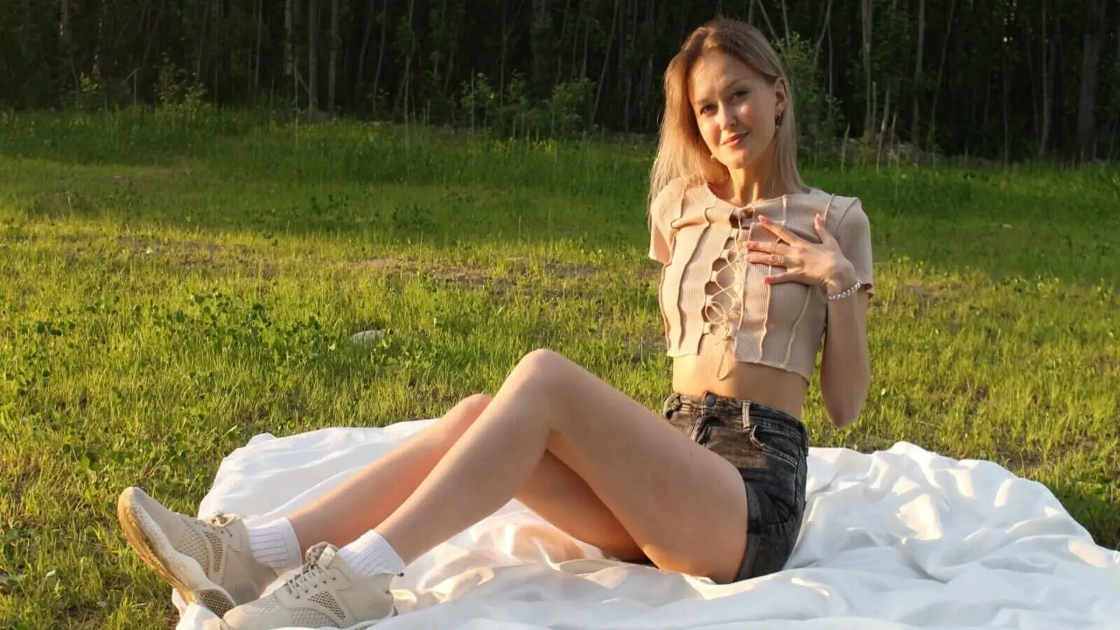 YoniKiss Cumshow Vip