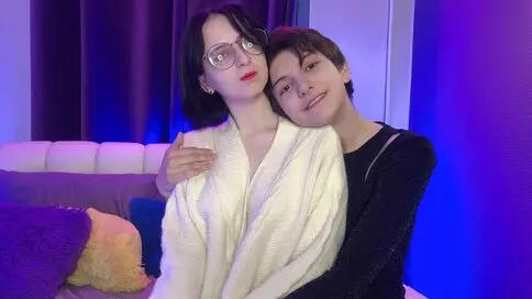 LiliandAmely Cumshow Vip